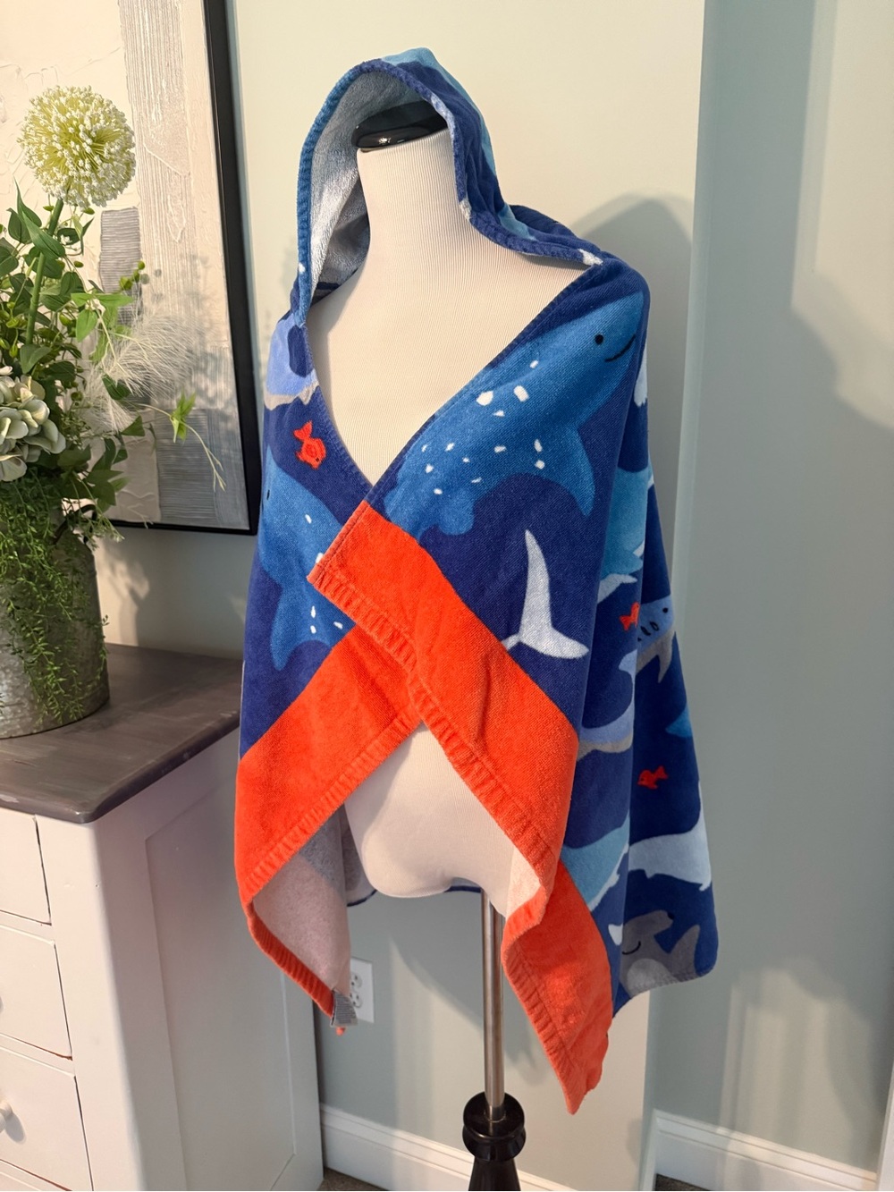Pottery Barn Kids Sharks Beach Kid Hooded Towel